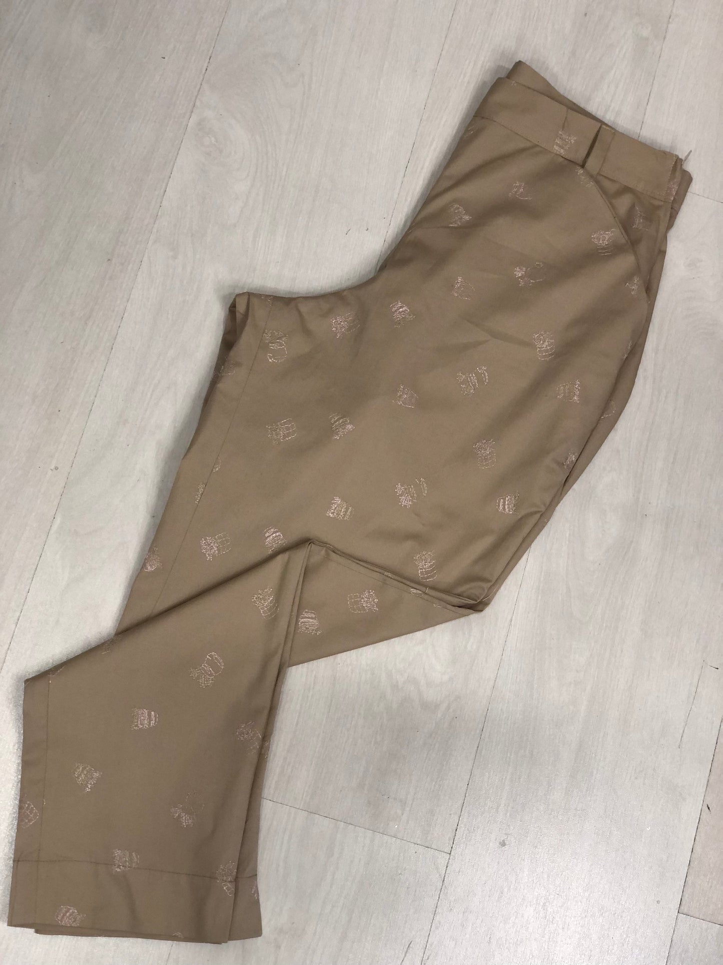 Pantaloni Capri Christy in cotone ricamato