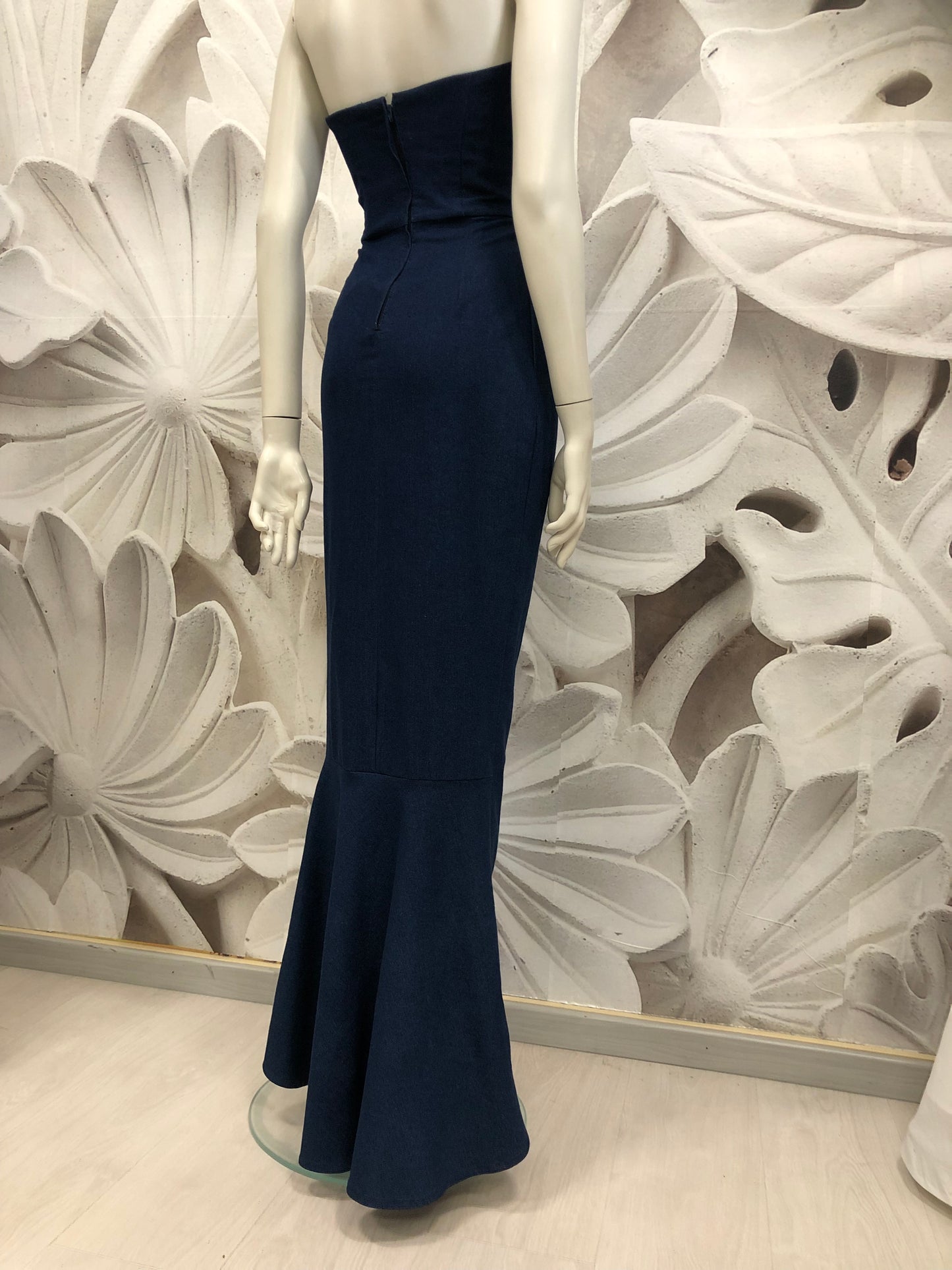Abito lungo Bianca in denim con stola in organza su misura