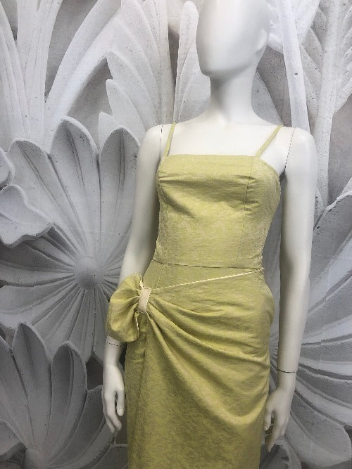 abito lungo elegante sarong. Gonna a portafoglio arricciata davanti, top dritto con bretelle sottili