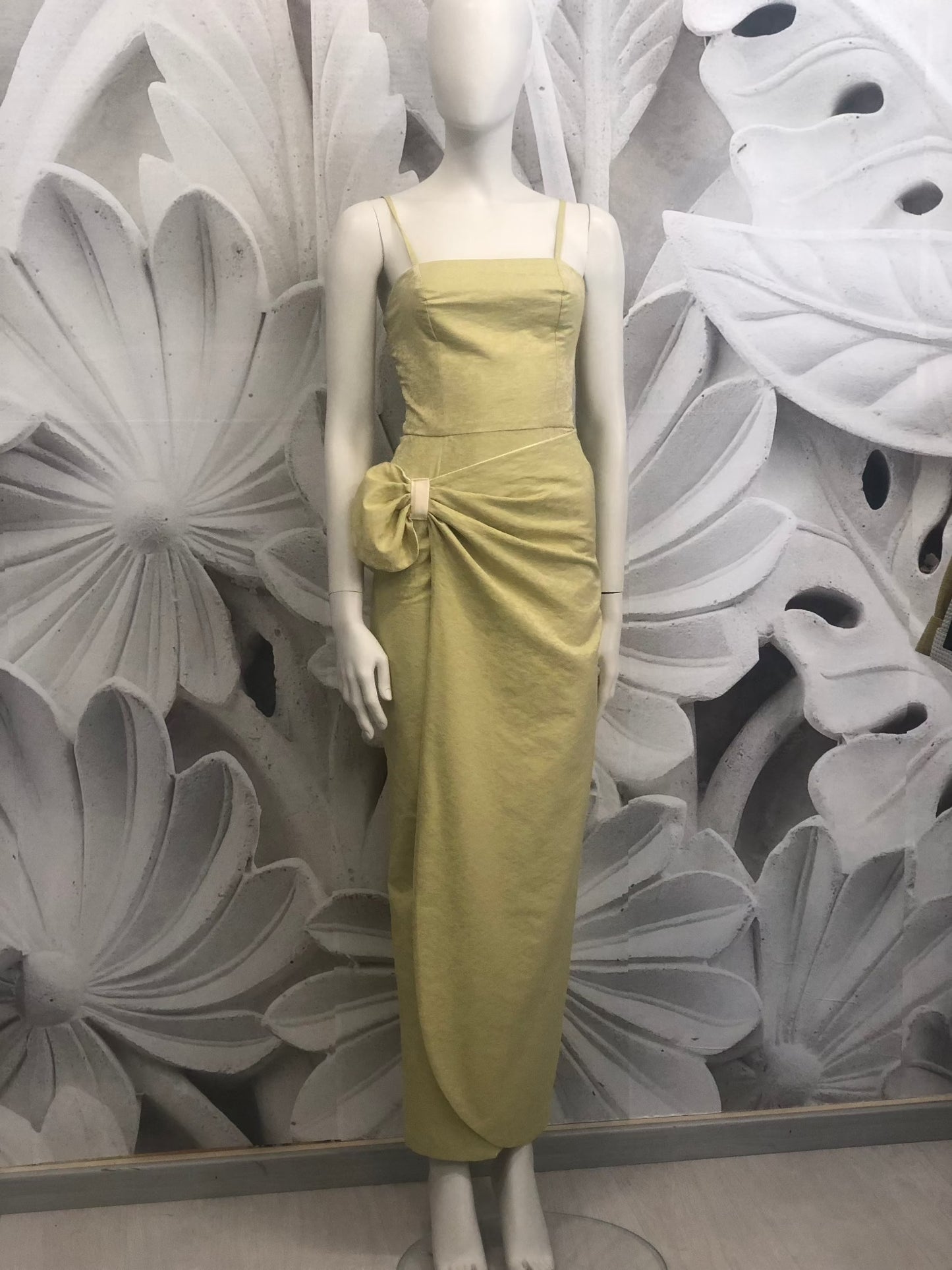 abito lungo elegante sarong. Gonna a portafoglio arricciata davanti, top dritto con bretelle sottili