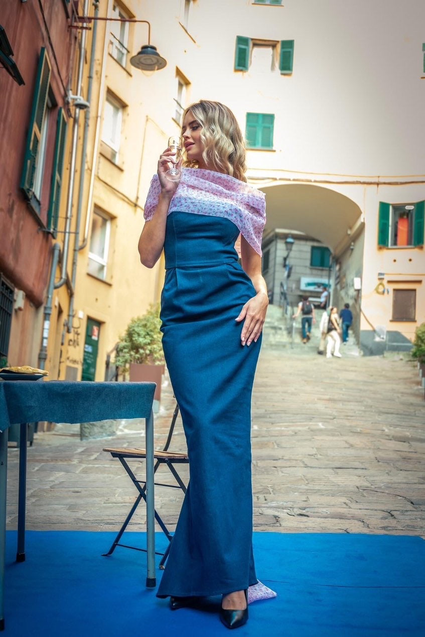 Abito lungo Bianca in denim e stola in organza su misura