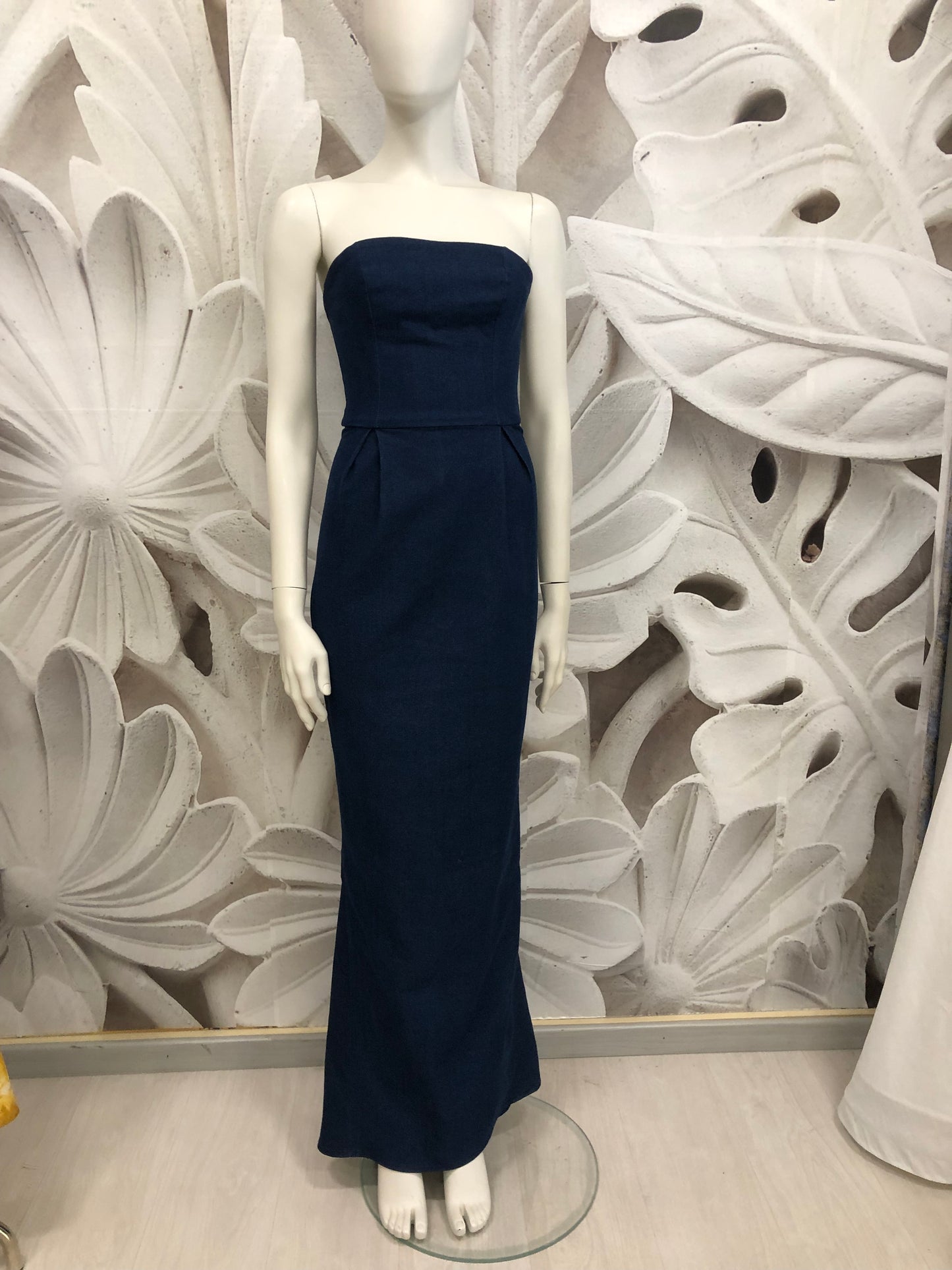 Abito lungo Bianca in denim con stola in organza su misura
