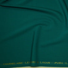 Carica l&#39;immagine nel visualizzatore di Gallery, Lana charmelaine verde smeraldo peso 430 gr per realizzare gonna longuette vintage style anni 30, allacciatura con bottoni laterale
