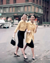 Carica l&#39;immagine nel visualizzatore di Gallery, Cappottino Christy in lana vintagestyle anni 50 - Su misura
